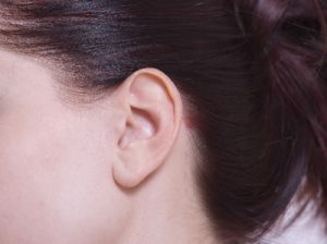 耳垢　ワキガ　関係性